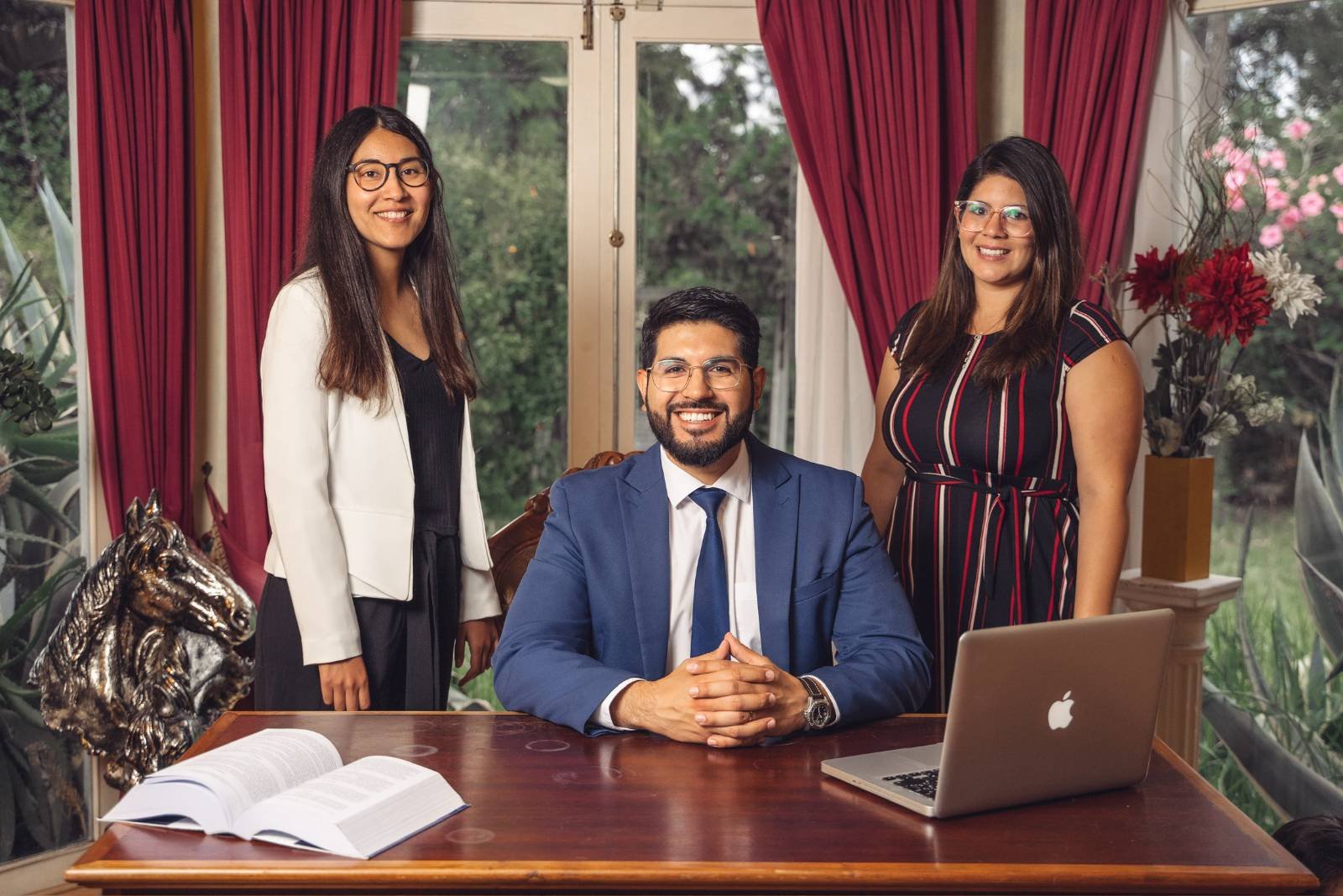 Abogada del equipo en una consulta de honorarios